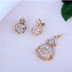 18K Rose Gold Stylish Pendant Set