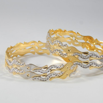 22Kt Yellow Gold Lilah Toggle Bangles For Women