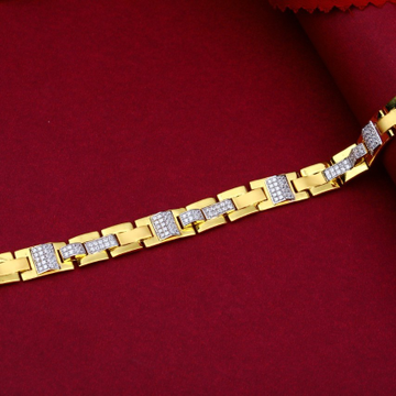 22KT Gold Splendid Diamond Bracelet For Men