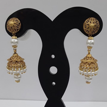 22KT Yellow Gold Regal Feather Pearl Earrings For...