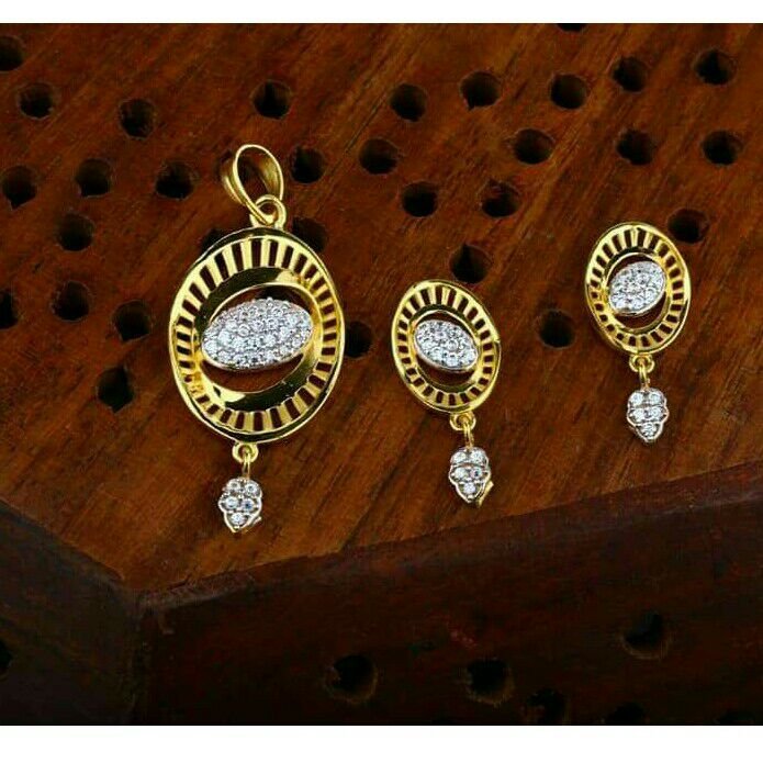 Gold Designer Pendent Set 916