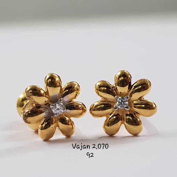 22Kt Gold Single Solitaire Flower design Plan Earrings For Women