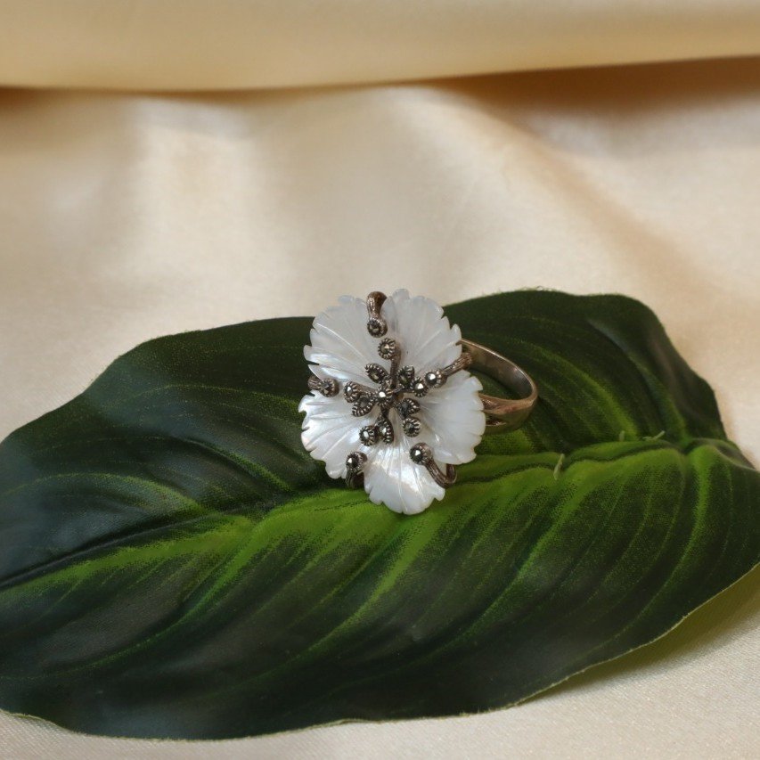 92.5 Sterling Silver Flower Design White Pearl Antique Ring For Women