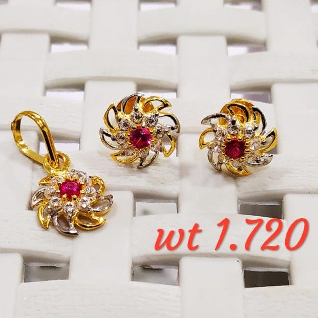 22KT Gold CZ Floral Design Pendent Set For Women