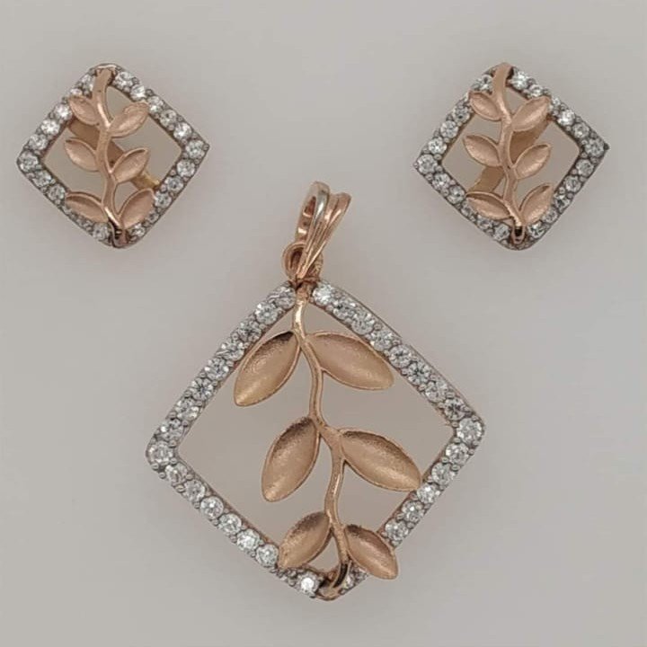 18KT/750 SHAINY  PENDANT SET GPBS-0013